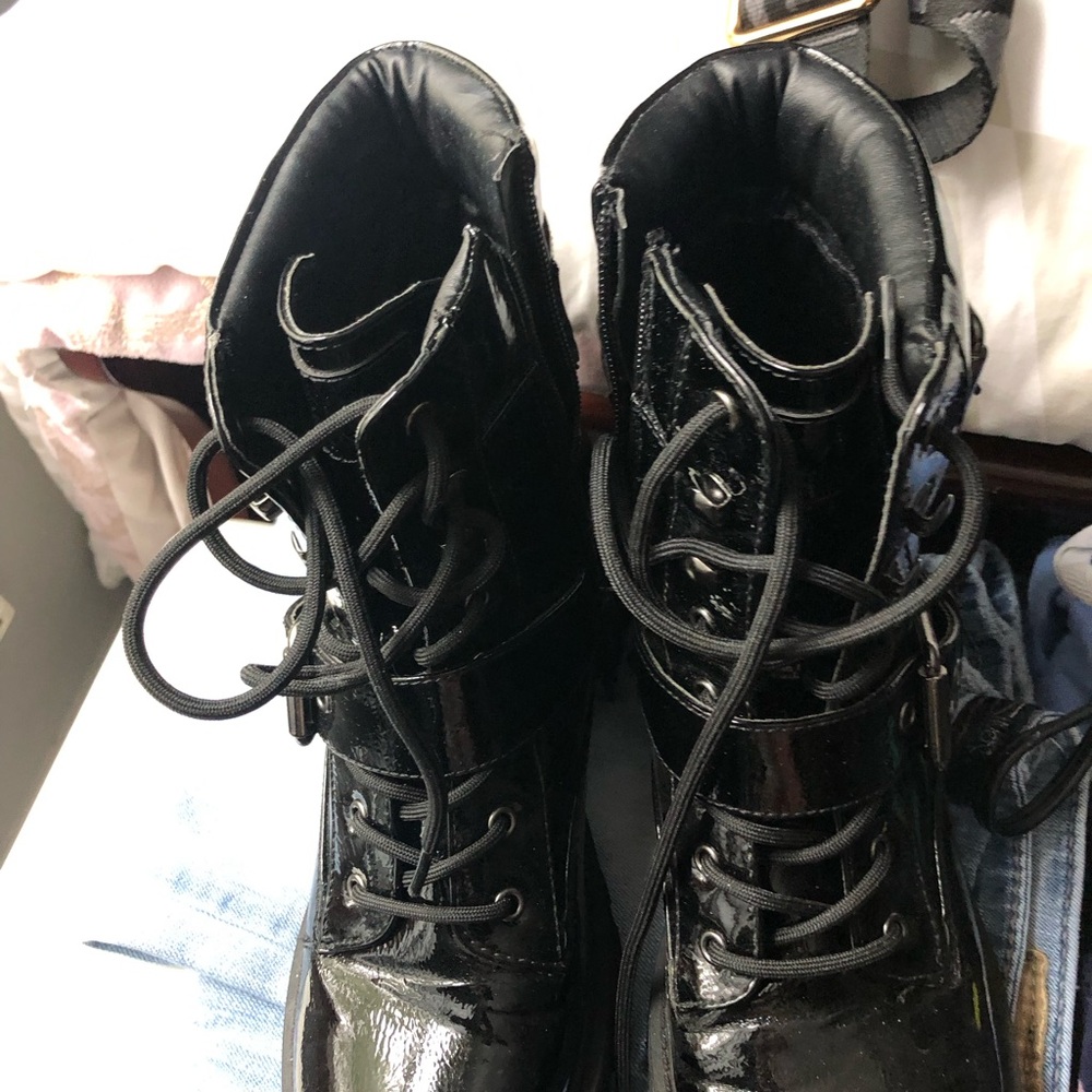 G by Guess Black Ankle Boots - Picture 4 of 4